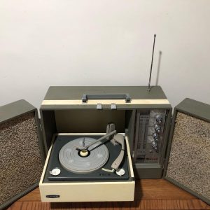 رادیو گرام کراون کوردر CROWN corder Radio Phonograph